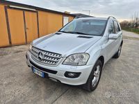 Usata Mercedes ML280 190 CV (139 kW) 2007 Grigio SUV