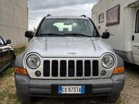 Usata Jeep Cherokee 163 CV (119 kW) 2005 Grigio SUV
