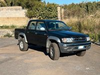 usata Toyota HiLux - 2002