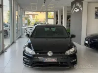 Second-hand VW Golf VII R-line 110 CP (80 kW) 2017 Negru Berlinǎ