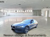 Usata Volvo V60 Core 197 CV (144 kW) 2025 Denim blue metallizzato Station wagon