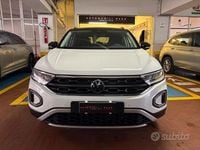 Usata VW T-Roc Life 150 CV (110 kW) 2022 Bianco SUV