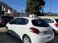 Käytetty Peugeot 208 GT-line 102 HP (75 kW) 2020 Valkoinen Viistoperä
