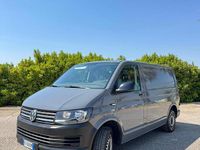 Usata VW Transporter 150 CV (110 kW) 2016 Grigio Furgone
