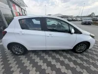 Usata Toyota Yaris Lounge 90 CV (66 kW) 2016 Bianco Berlina