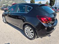 Usata Opel Astra Cosmo 140 CV (102 kW) 2011 Nero Berlina
