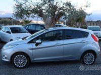 Usata Ford Fiesta Titanium 68 CV (50 kW) 2009 Grigio Berlina