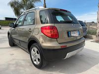 Usata Fiat Sedici 107 CV (78 kW) 2006 Oro SUV