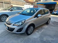 Usata Opel Corsa Edition 85 CV (62 kW) 2014 Grigio Berlina