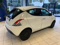 Usata Lancia Ypsilon Silver 69 CV (50 kW) 2012 Bianco pastello Utilitaria