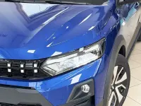 Nuova Dacia Sandero Expression 122 CV (89 kW) 2026 Blu iron Berlina