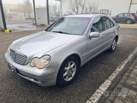 Usata Mercedes C220 Elegance 115 CV (84 kW) 2002 Grigio Berlina