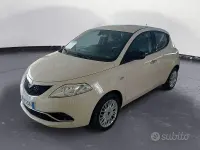 Usata Lancia Ypsilon Silver 95 CV (69 kW) 2017 Beige Utilitaria