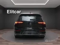 Usata VW Golf VIII Life 150 CV (110 kW) 2025 Grenadill black metallizzato Berlina