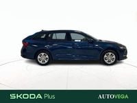 Usata Skoda Octavia Executive 150 CV (110 kW) 2023 Blu / pastello Station wagon