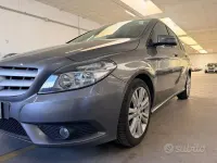 Usata Mercedes B180 Executive 109 CV (80 kW) 2013 Grigio Utilitaria