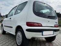 Usata Fiat 600 54 CV (39 kW) 2001 Bianco
