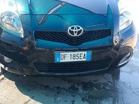Begagnad Toyota Yaris 90 HK (66 kW) 2006 Svart Sedan