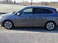 Usata Mercedes B200 Premium 150 CV (110 kW) 2023 Grigio scuro Monovolume
