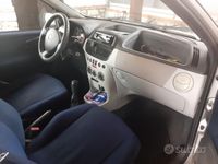 Usata Fiat Punto 69 CV (50 kW) 2005 Grigio Utilitaria