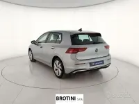 Usata VW Golf VIII Style 150 CV (110 kW) 2025 Grigio metallizzato Berlina