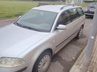 Usata VW Passat 75 CV (55 kW) 2002 Grigio Berlina