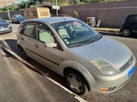 Usata Ford Fiesta 68 CV (50 kW) 2003 Grigio Utilitaria