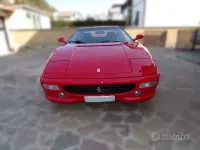 Usata Ferrari F355 381 CV (280 kW) 1998 Rosso Cabrio