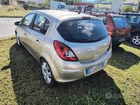 Usata Opel Corsa 80 CV (58 kW) 2009 Oro Berlina