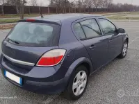 Usata Opel Astra 90 CV (66 kW) 2006 Bluazzurro Berlina