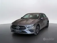 Usata Mercedes A180 Advanced 116 CV (85 kW) 2023 Grigio montagna Berlina