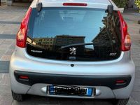 Occasion Peugeot 107 68 ch (50 kW) 2005 Gris Citadine