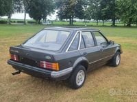 Usata Ford Escort 69 CV (50 kW) 1983 Grigio Berlina