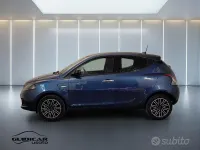 Usata Lancia Ypsilon Gold 69 CV (50 kW) 2022 Blu/azzurro Utilitaria