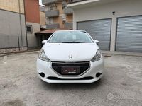 Usata Peugeot 208 68 CV (50 kW) 2013 Bianco Utilitaria
