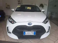 Usata Toyota Yaris Hybrid Business Edition 92 CV (67 kW) 2022 Bianco Berlina