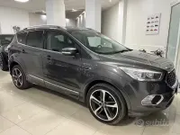 Usata Ford Kuga Vignale 150 CV (110 kW) 2017 Grigio SUV