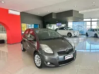 Usata Toyota Yaris Sol 90 CV (66 kW) 2010 Grigio Utilitaria