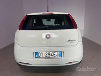 Usata Fiat Grande Punto 65 CV (47 kW) 2009 Bianco Utilitaria