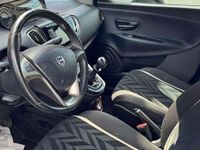 Usata Lancia Ypsilon 69 CV (50 kW) 2018 Blu/azzurro Utilitaria