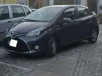 Usata Toyota Yaris Hybrid Active 101 CV (74 kW) 2016 Berlina