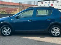 Usata Dacia Sandero Stepway 90 CV (66 kW) 2016 Blu Berlina