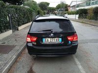 Usata BMW 318 143 CV (105 kW) 2010 Nero Station wagon