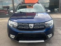 Usata Dacia Sandero Prestige 90 CV (66 kW) 2018 Blu Utilitaria