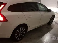 Usata Volvo V60 150 CV (110 kW) 2018 Bianco Station wagon