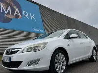 Usata Opel Astra Cosmo 110 CV (80 kW) 2012 Berlina
