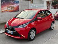 Usata Toyota Aygo 69 CV (50 kW) 2017 Rosso Utilitaria