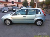 Usata Ford Fiesta 75 CV (55 kW) 2003 Verde Utilitaria
