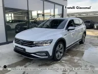 Usata VW Passat Alltrack 200 CV (147 kW) 2023 Glacier white metallizzato Station wagon