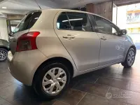 Usata Toyota Yaris Sol 87 CV (63 kW) 2008 Grigio Utilitaria